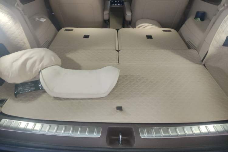 Used Hima AITO M9 2024 Range-Extended Ultra Version 42 kWh 6-Seater Model Trunk