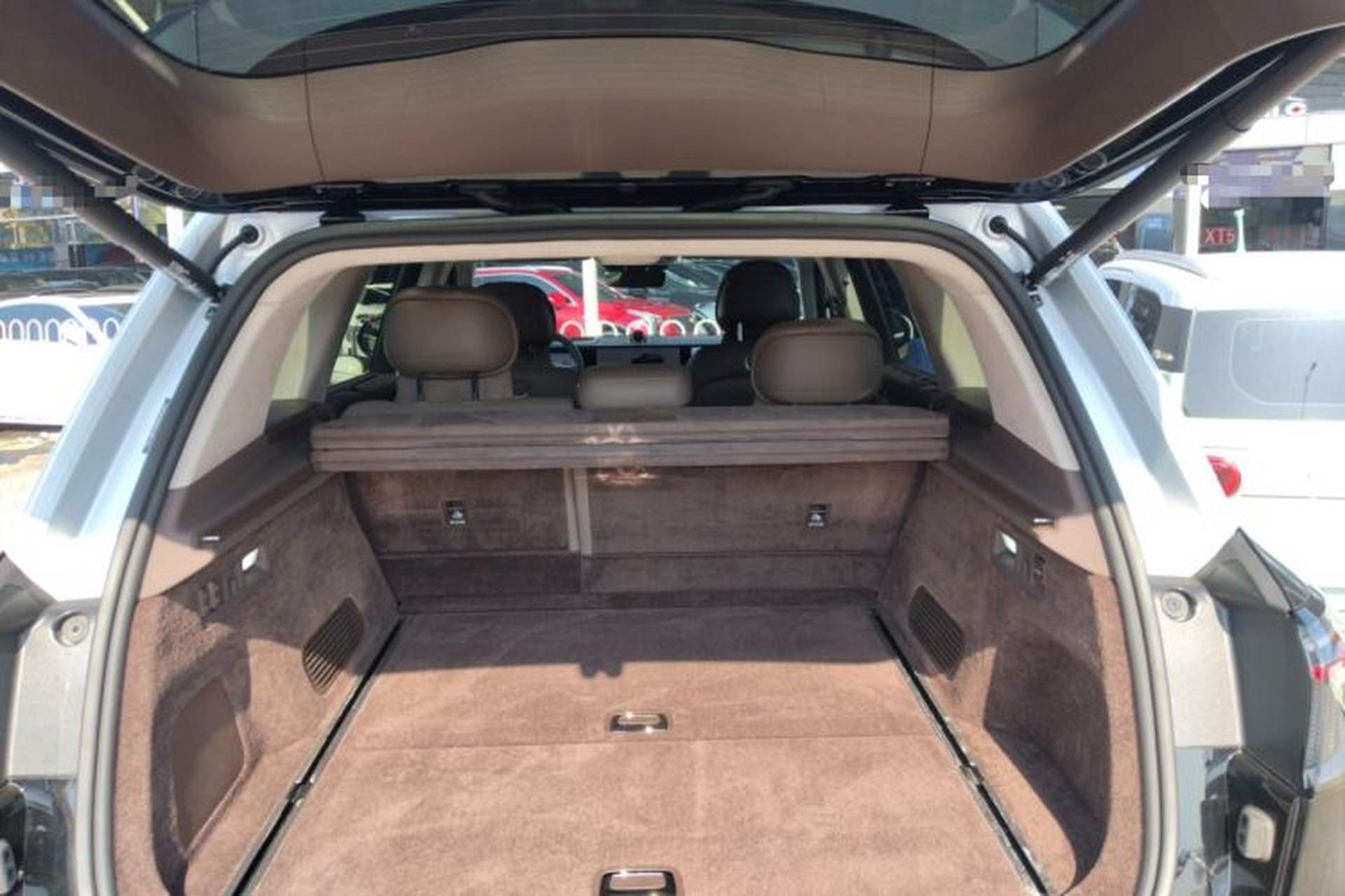 Used Hima AITO M9 2024 All-Electric Ultra Version 100 kWh 5-Seater Model Trunk