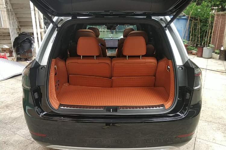 Used Hima AITO M9 2024 Range-Extended Ultra Version 42 kWh 6-Seater Model Trunk