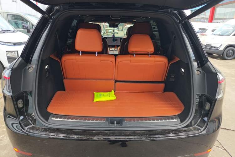 Used Hima AITO M9 2024 Range-Extended Ultra Version 42 kWh 6-Seater Model Trunk
