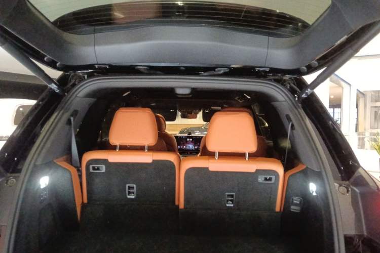 Used Hima AITO M9 2024 Range-Extended Ultra Version 42 kWh 6-Seater Model Trunk