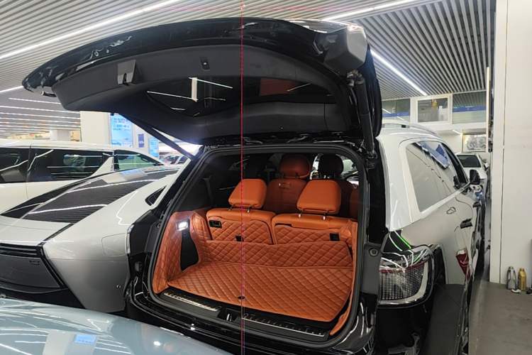 Used Hima AITO M9 2024 Range-Extended Ultra Version 42 kWh 6-Seater Model Trunk