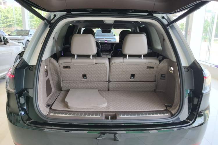 Used Hima AITO M9 2024 Range-Extended Ultra Version 52 kWh 6-Seater Model Trunk