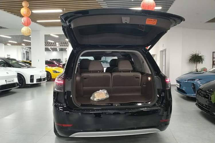 Used Hima AITO M9 2024 Range-Extended Ultra Version 42 kWh 6-Seater Model Trunk