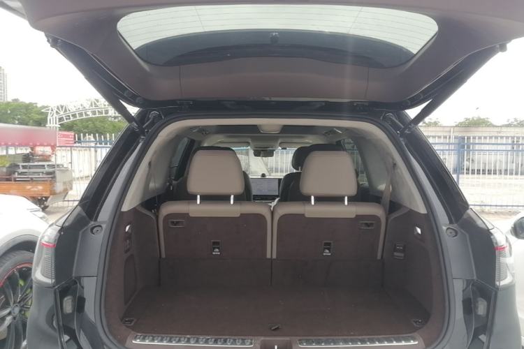 Used Hima AITO M9 2024 Range-Extended Ultra Version 52 kWh 6-Seater Model Trunk