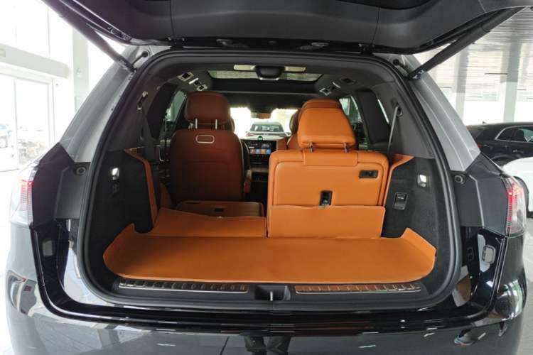 Used Hima AITO M9 2024 Range-Extended Ultra Version 42 kWh 6-Seater Model Trunk