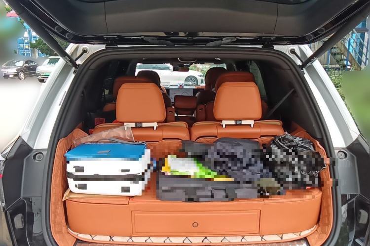 Used Hima AITO M9 2024 Range-Extended Ultra Version 42 kWh 6-Seater Model Trunk