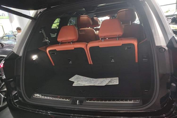 Used Hima AITO M9 2024 Range-Extended Ultra Version 52 kWh 6-Seater Model Trunk