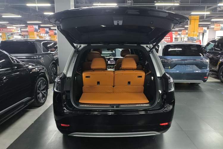Used Hima AITO M9 2024 Range-Extended Ultra Version 52 kWh 6-Seater Model Trunk