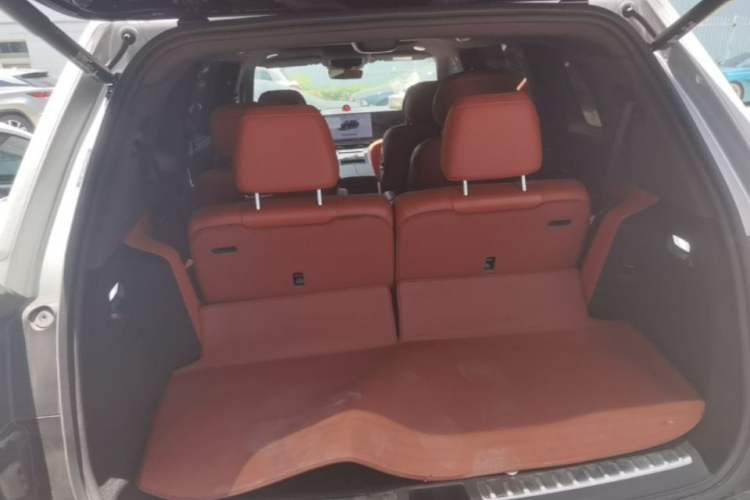 Used Hima AITO M9 2024 Range-Extended Ultra Version 42 kWh 6-Seater Model Trunk