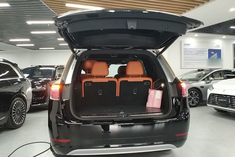 Used Hima AITO M9 2024 Range-Extended Ultra Version 42 kWh 6-Seater Model Trunk
