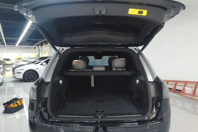 Used Hima AITO M9 2024 All-Electric Ultra Version 100 kWh 5-Seater Model Trunk