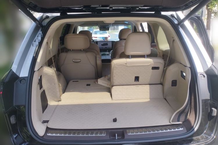 Used Hima AITO M9 2024 All-Electric Ultra Version 100 kWh 6-Seater Model Trunk