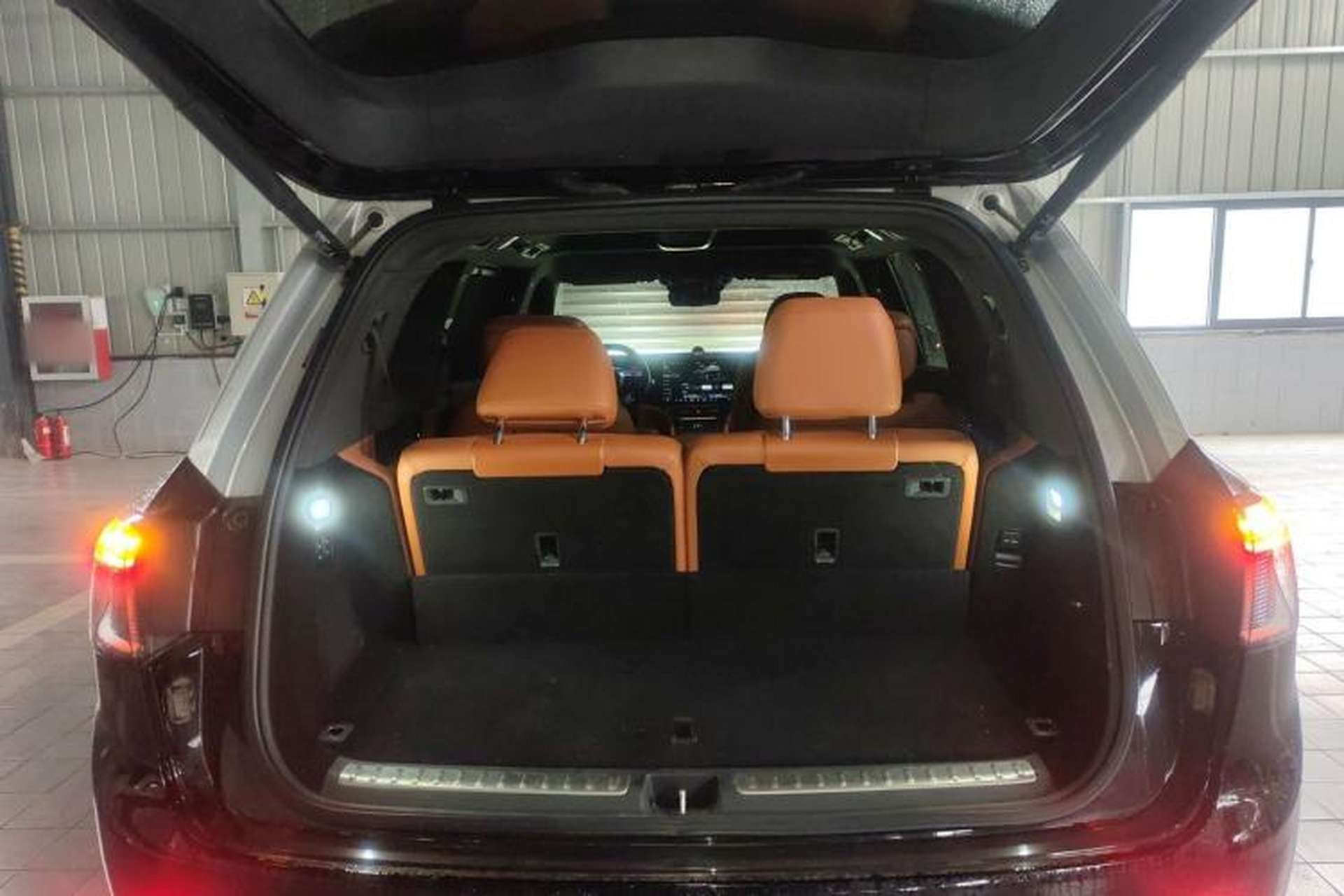 Used Hima AITO M9 2024 Range-Extended Ultra Version 42 kWh 6-Seater Model Trunk