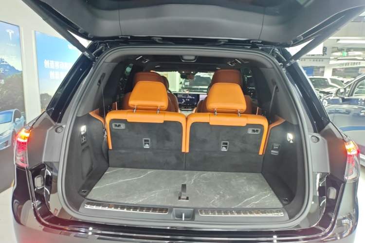 Used Hima AITO M9 2024 Range-Extended Ultra Version 42 kWh 6-Seater Model Trunk