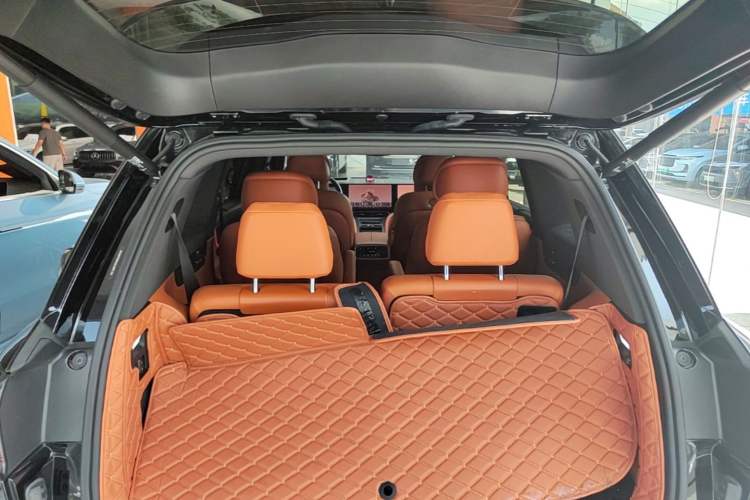 Used Hima AITO M9 2024 Range-Extended Ultra Version 42 kWh 6-Seater Model Trunk