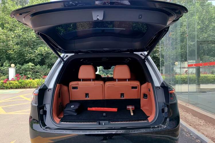 Used Hima AITO M9 2024 Range-Extended Ultra Version 42 kWh 6-Seater Model Trunk