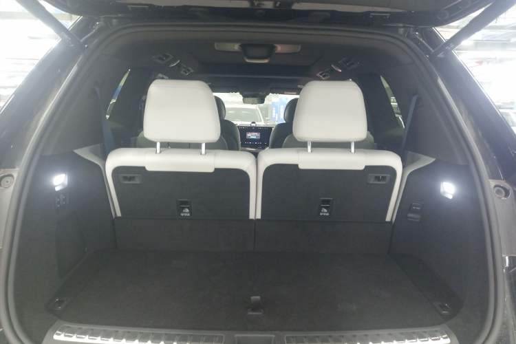 Used Hima AITO M9 2024 Range-Extended Ultra Version 42 kWh 6-Seater Model Trunk