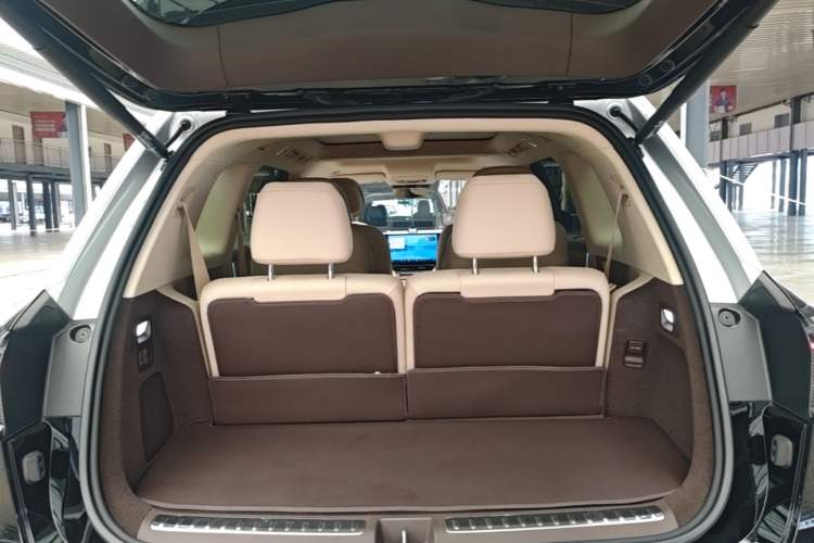 Used Hima AITO M9 2024 Range-Extended Ultra Version 42 kWh 6-Seater Model Trunk