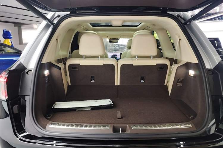 Used Hima AITO M9 2024 Range-Extended Ultra Version 42 kWh 6-Seater Model Trunk