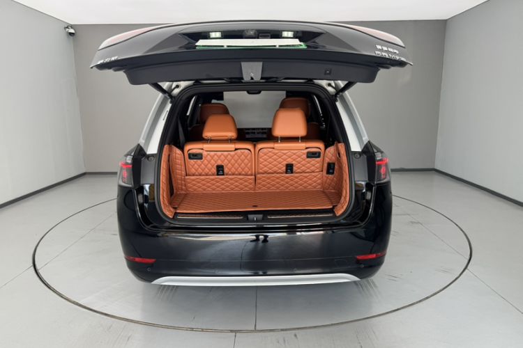 Used Hima AITO M9 2024 All-Electric Ultra Version 100 kWh 6-Seater Model Trunk