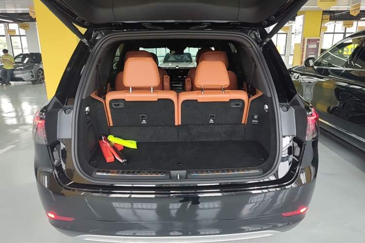 Used Hima AITO M9 2024 Range-Extended Max Edition 42 kWh 6-Seater Version Trunk