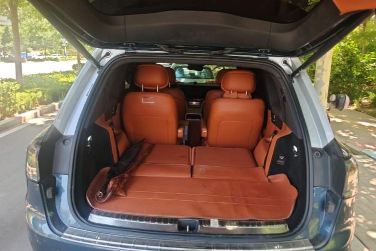 Used Hima AITO M9 2024 Range-Extended Ultra Version 42 kWh 6-Seater Model Trunk