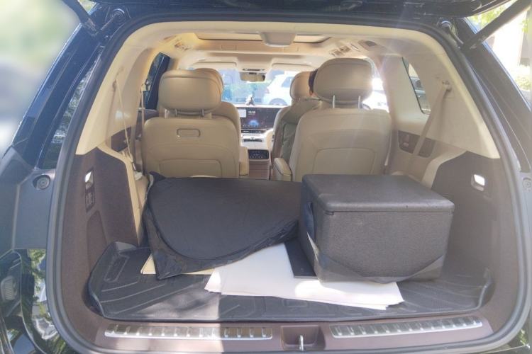 Used Hima AITO M9 2024 Range-Extended Ultra Version 42 kWh 6-Seater Model Trunk