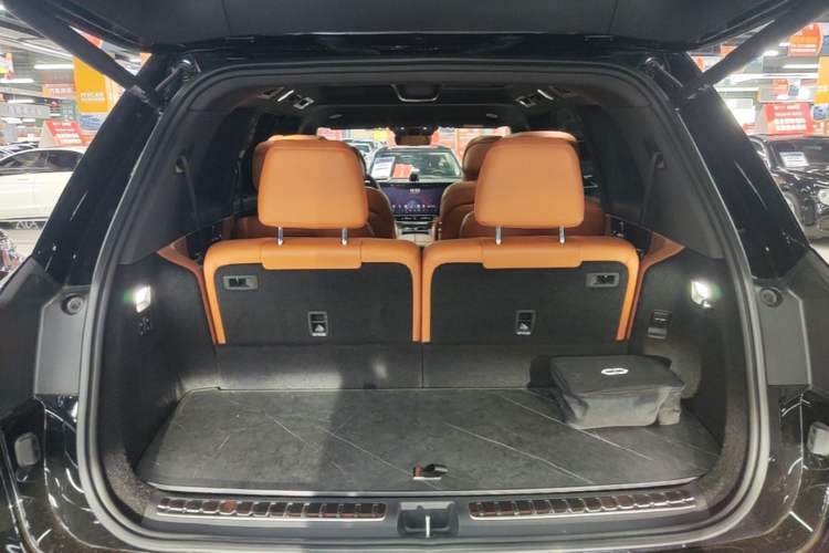Used Hima AITO M9 2024 Range-Extended Ultra Version 52 kWh 6-Seater Model Trunk