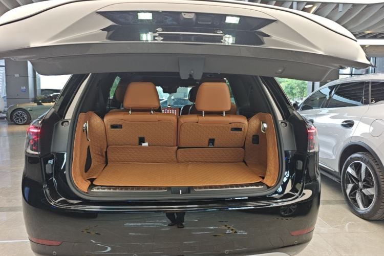 Used Hima AITO M9 2024 Range-Extended Ultra Version 42 kWh 6-Seater Model Trunk