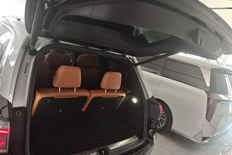 Used Hima AITO M9 2024 Range-Extended Ultra Version 42 kWh 6-Seater Model Trunk