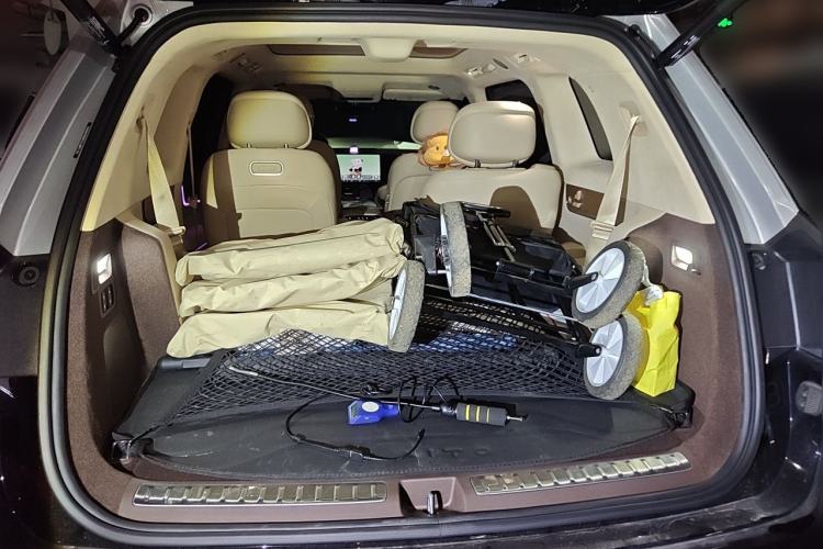 Used Hima AITO M9 2024 Range-Extended Ultra Version 52 kWh 6-Seater Model Trunk