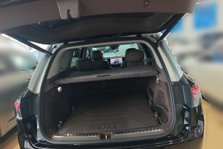 Used Hima AITO M9 2024 Range-Extended Ultra Version 52 kWh 5-Seater Model Trunk