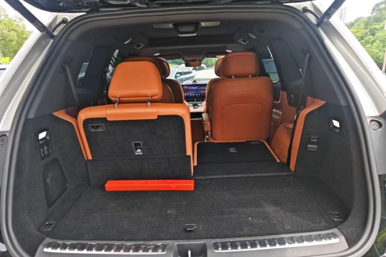 Used Hima AITO M9 2024 All-Electric Ultra Version 100 kWh 6-Seater Model Trunk
