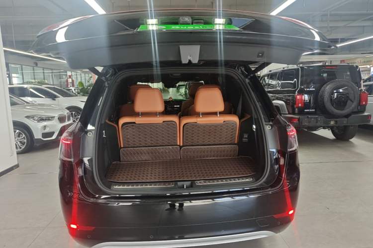 Used Hima AITO M9 2024 Range-Extended Ultra Version 42 kWh 6-Seater Model Trunk