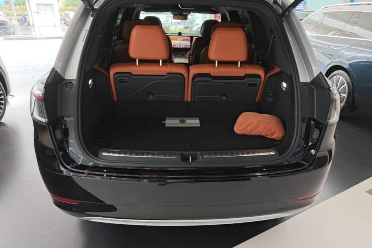 Used Hima AITO M9 2024 Range-Extended Ultra Version 42 kWh 6-Seater Model Trunk