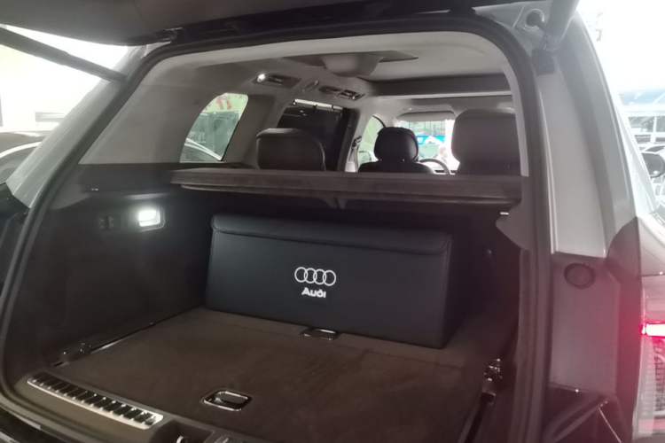 Used Hima AITO M9 2024 Range-Extended Ultra Version 52 kWh 5-Seater Model Trunk