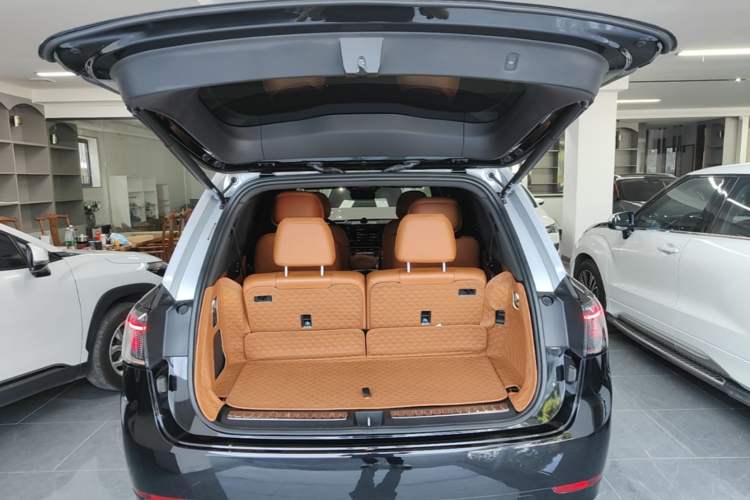Used Hima AITO M9 2024 Range-Extended Ultra Version 42 kWh 6-Seater Model Trunk