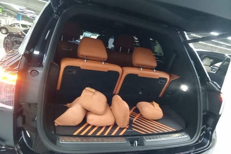 Used Hima AITO M9 2024 Range-Extended Ultra Version 52 kWh 6-Seater Model Trunk