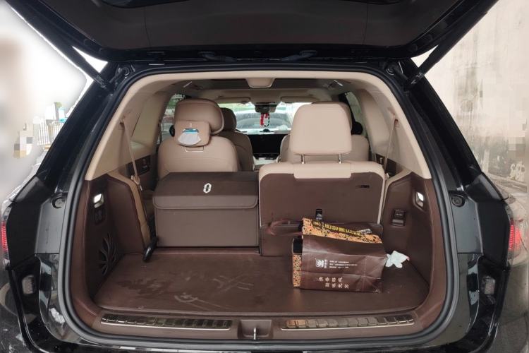 Used Hima AITO M9 2024 Range-Extended Ultra Version 42 kWh 6-Seater Model Trunk