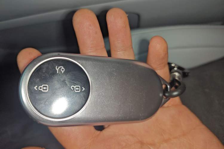 Used Hima AITO M9 2024 Range-Extended Max Edition 42 kWh 6-Seater Version Vehicle Key