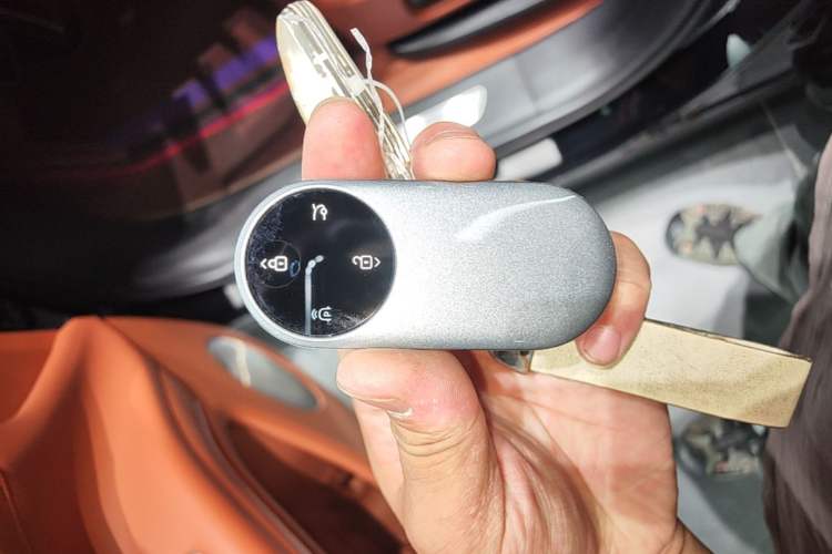 Used Hima AITO M9 2024 Range-Extended Ultra Version 52 kWh 6-Seater Model Vehicle Key