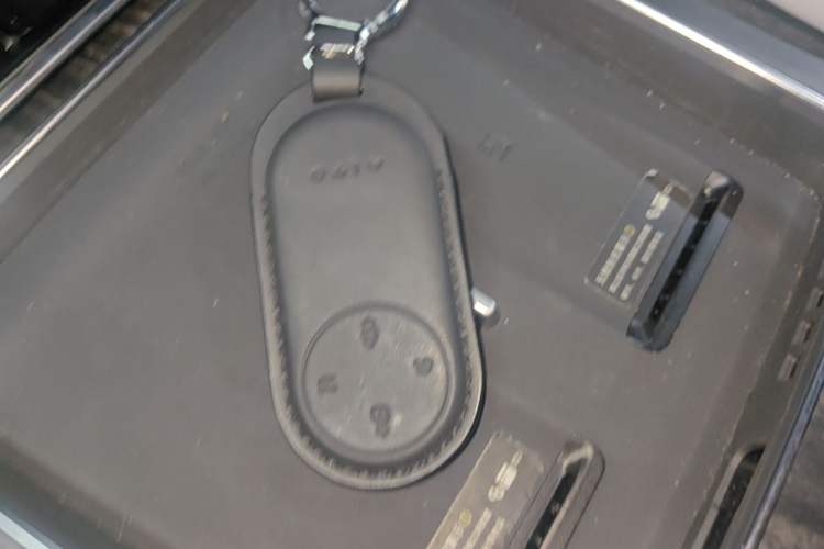 Used Hima AITO M9 2024 Range-Extended Max Edition 42 kWh 6-Seater Version Vehicle Key