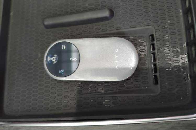 Used Hima AITO M9 2024 Range-Extended Ultra Version 42 kWh 6-Seater Model Vehicle Key