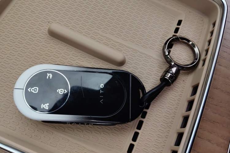 Used Hima AITO M9 2024 Range-Extended Max Edition 42 kWh 6-Seater Version Vehicle Key