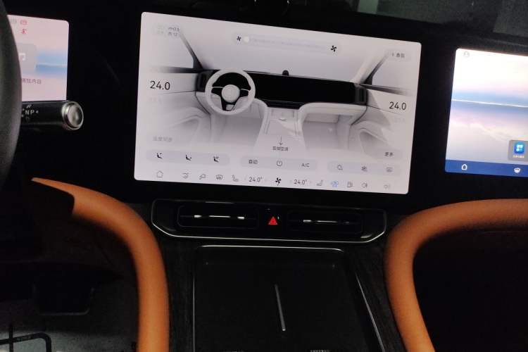 Used Hima AITO M9 2024 Range-Extended Max Edition 42 kWh 6-Seater Version Audio And AC Panel