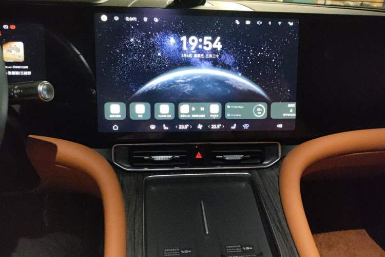 Used Hima AITO M9 2024 Range-Extended Max Edition 42 kWh 6-Seater Version Audio And AC Panel