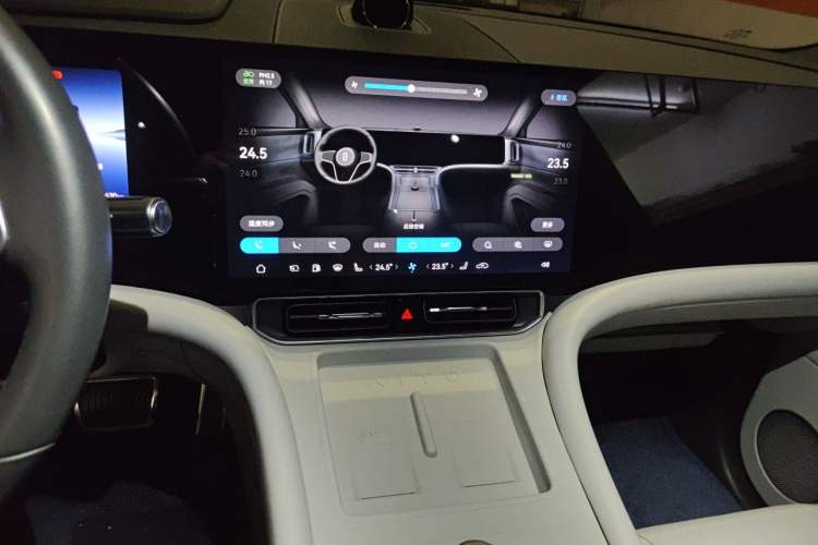 Used Hima AITO M9 2024 Range-Extended Ultra Version 42 kWh 6-Seater Model Audio And AC Panel