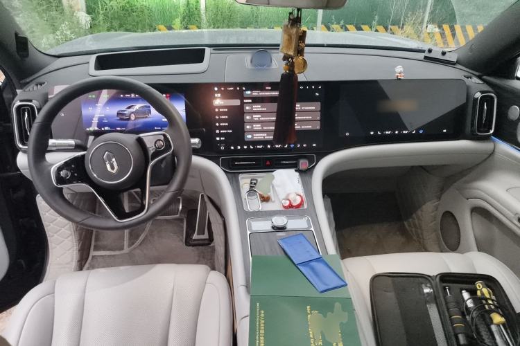 Used Hima AITO M9 2024 Range-Extended Max Edition 42 kWh 6-Seater Version Center Console