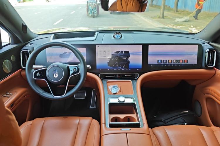 Used Hima AITO M9 2024 Range-Extended Ultra Version 42 kWh 6-Seater Model Center Console